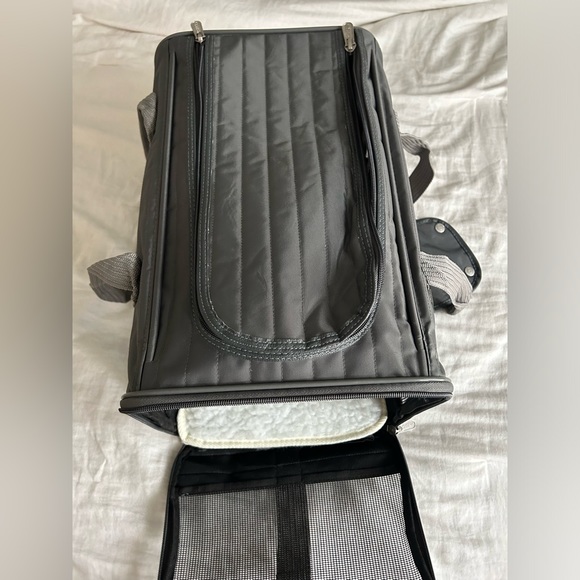 Sherpa Original Deluxe Pet Carrier Medium - Picture 5 of 8